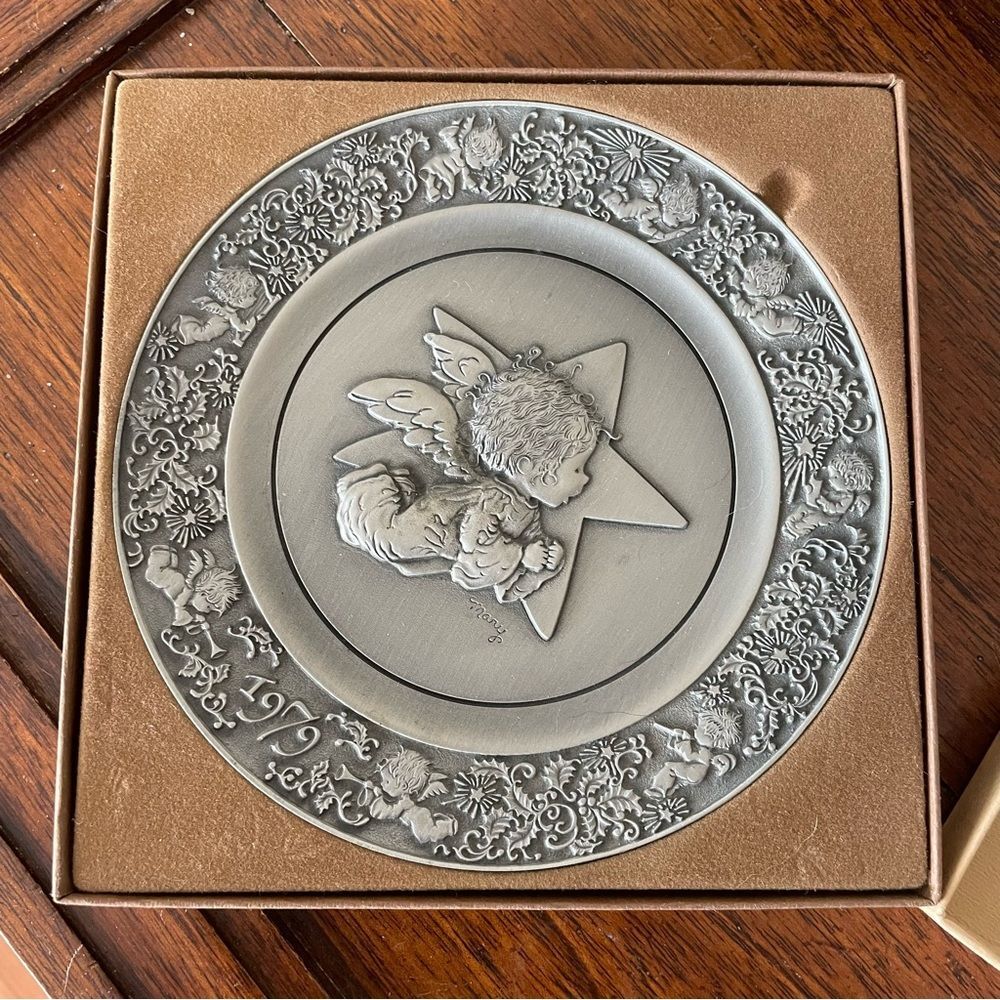 Hallmark Little Angel Pewter Vintage 1981 Limited Edition Christmas Plate